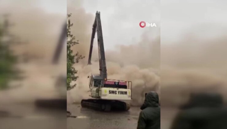 Diyarbakır’da hasarlı binaların yıkımı sürüyor