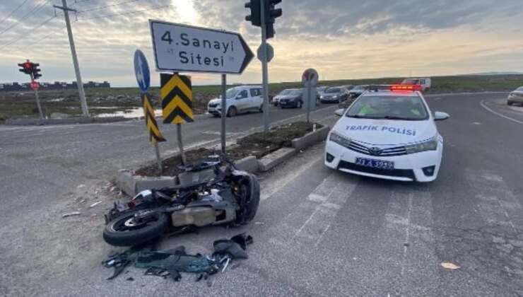Diyarbakır’da Araba ile Motosiklet Çarpıştı: 2 Yaralı