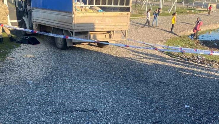 Diyarbakır’da kamyonet çocuğa çarptı, hayatını kaybetti
