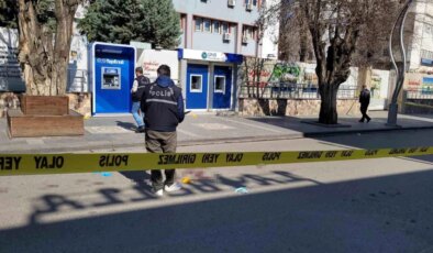 Silvan’da çıkan silahlı arbedede 3 kişi yaralandı